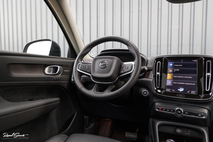 Volvo XC40 1.5 T5 Plug-in hybrid Ultimate Dark | Panorama dak | Adaptieve cruise | Blis | Memory | Harman Kardon |