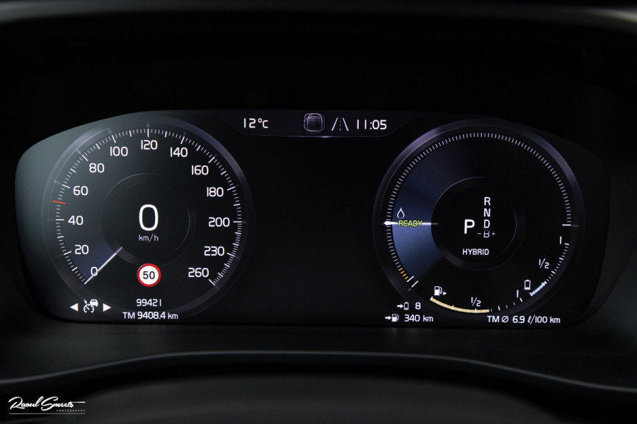 Volvo XC40 1.5 T5 Plug-in hybrid Ultimate Dark | Panorama dak | Adaptieve cruise | Blis | Memory | Harman Kardon |