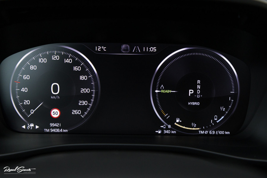 Volvo XC40 1.5 T5 Plug-in hybrid Ultimate Dark | Panorama dak | Adaptieve cruise | Blis | Memory | Harman Kardon |