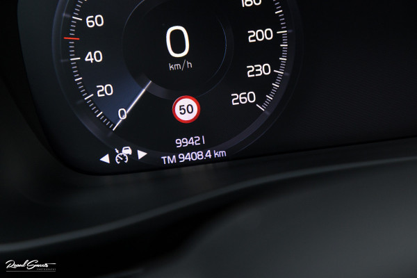 Volvo XC40 1.5 T5 Plug-in hybrid Ultimate Dark | Panorama dak | Adaptieve cruise | Blis | Memory | Harman Kardon |