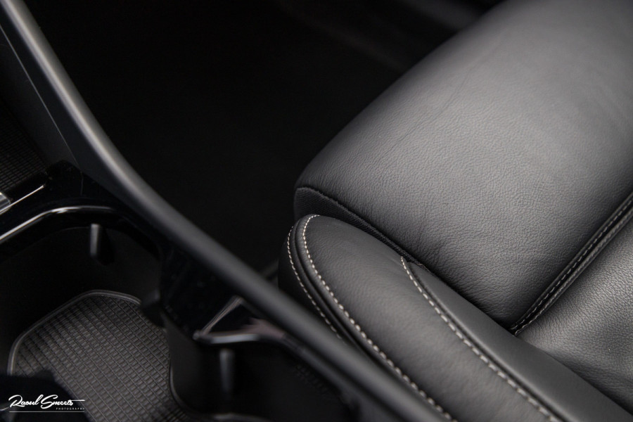 Volvo XC40 1.5 T5 Plug-in hybrid Ultimate Dark | Panorama dak | Adaptieve cruise | Blis | Memory | Harman Kardon |
