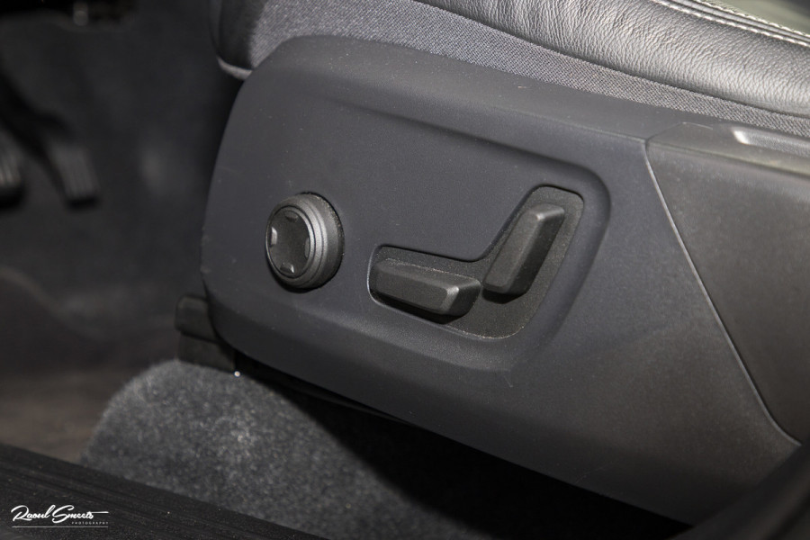 Volvo XC40 1.5 T5 Plug-in hybrid Ultimate Dark | Panorama dak | Adaptieve cruise | Blis | Memory | Harman Kardon |