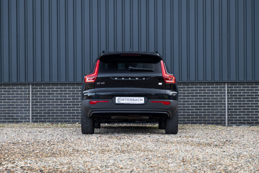 Volvo XC40 1.5 T5 Plug-in hybrid Ultimate Dark | Panorama dak | Adaptieve cruise | Blis | Memory | Harman Kardon |