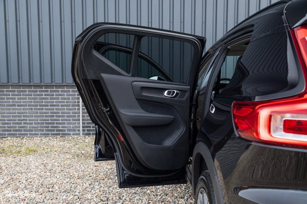 Volvo XC40 1.5 T5 Plug-in hybrid Ultimate Dark | Panorama dak | Adaptieve cruise | Blis | Memory | Harman Kardon |