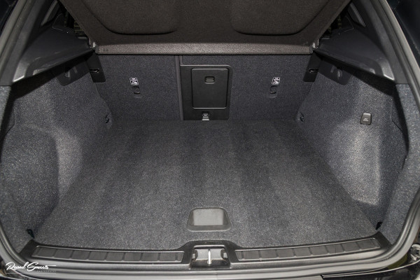 Volvo XC40 1.5 T5 Plug-in hybrid Ultimate Dark | Panorama dak | Adaptieve cruise | Blis | Memory | Harman Kardon |