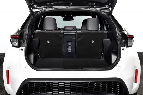 Toyota Yaris Cross 1.5 Hybrid 130 GR Sport | Dig.Cockpit | Adapt.Cruise | Head-up | Stoel+Stuurverw. | 360 Camera | PDC + NAV + App.Connect (Draadloos) | ECC | LM 18" | 9816