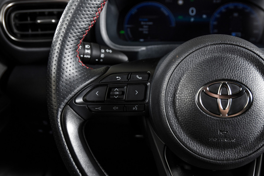 Toyota Yaris Cross 1.5 Hybrid 130 GR Sport | Dig.Cockpit | Adapt.Cruise | Head-up | Stoel+Stuurverw. | 360 Camera | PDC + NAV + App.Connect (Draadloos) | ECC | LM 18" | 9816