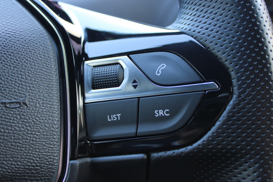 Peugeot 3008 1.2 PureTech GT Trekhaak | Navigatie | Adaptieve cruise