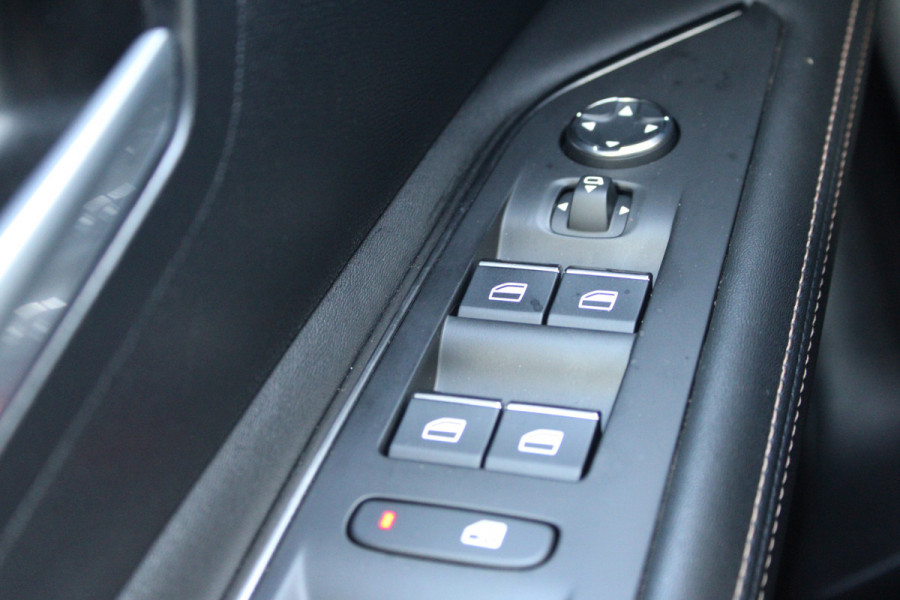 Peugeot 3008 1.2 PureTech GT Trekhaak | Navigatie | Adaptieve cruise