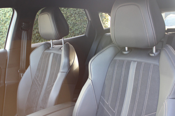 Peugeot 3008 1.2 PureTech GT Trekhaak | Navigatie | Adaptieve cruise