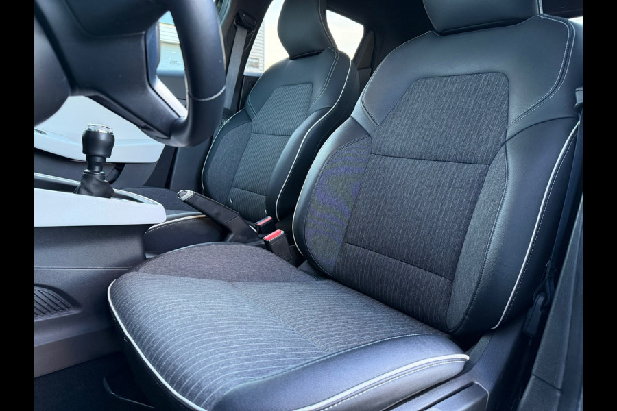 Renault Clio 1.0 TCe Intens - Groot Navi - Climate - Camera - Parkeerhulp - Org.NL