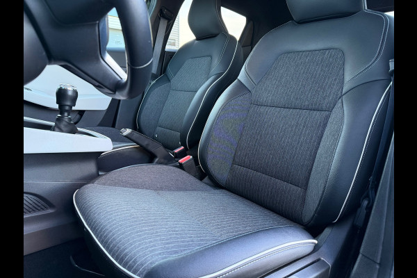 Renault Clio 1.0 TCe Intens - Groot Navi - Climate - Camera - Parkeerhulp - Org.NL