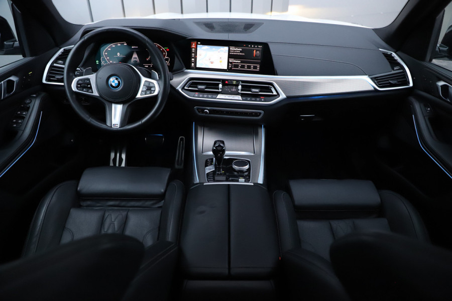 BMW X5 xDrive45e M | 394PK | Luchtvering | Head-up | Massage | M-Stoelen | Sfeerverlichting | Keyless-go | Stoelkoeling | Trekhaak | 20