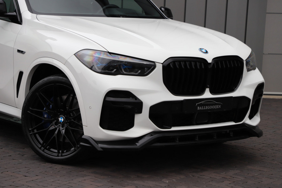 BMW X5 xDrive45e M | 394PK | Luchtvering | Head-up | Massage | M-Stoelen | Sfeerverlichting | Keyless-go | Stoelkoeling | Trekhaak | 20