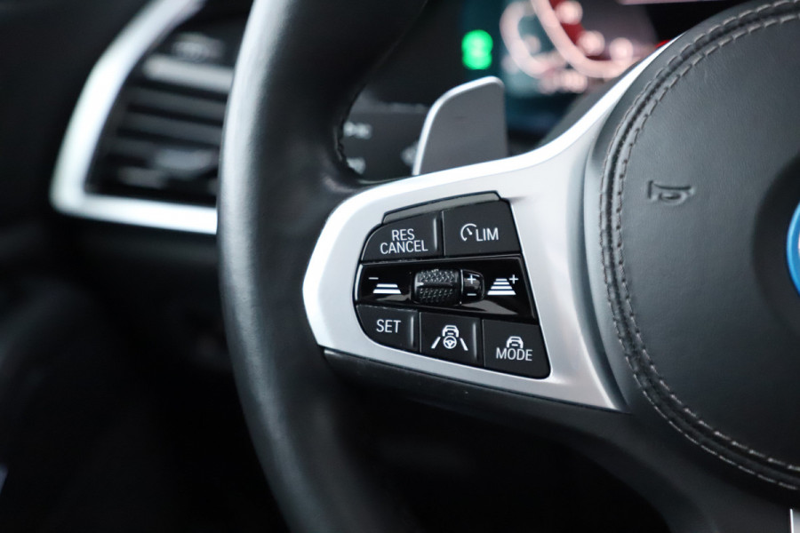 BMW X5 xDrive45e M | 394PK | Luchtvering | Head-up | Massage | M-Stoelen | Sfeerverlichting | Keyless-go | Stoelkoeling | Trekhaak | 20