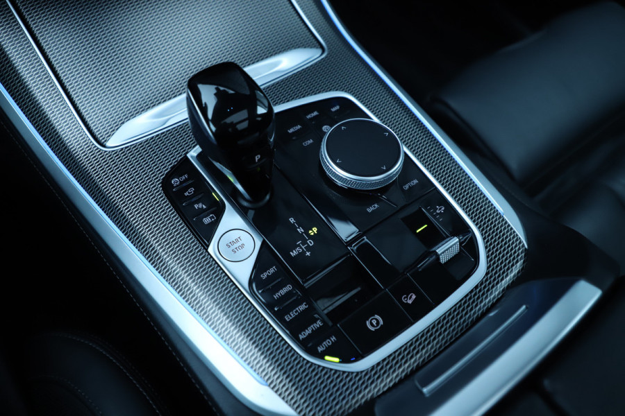 BMW X5 xDrive45e M | 394PK | Luchtvering | Head-up | Massage | M-Stoelen | Sfeerverlichting | Keyless-go | Stoelkoeling | Trekhaak | 20