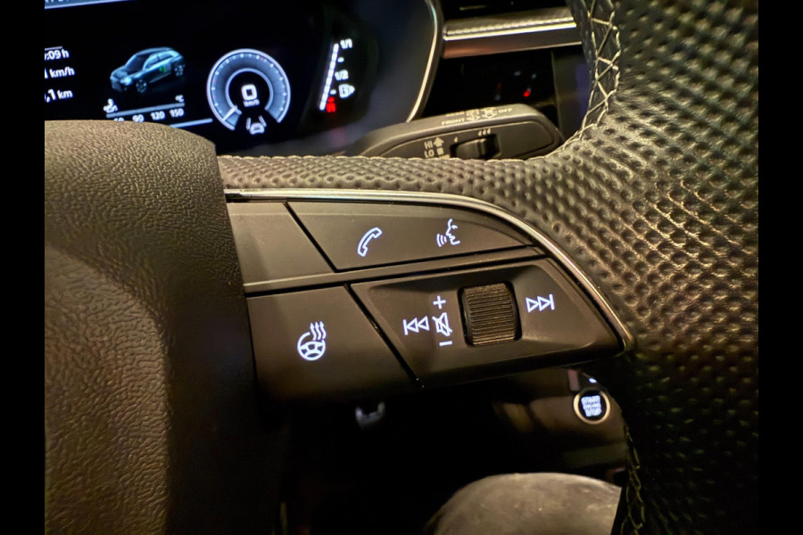 Audi Q3 Sportback 45 TFSI e 3xS-LINE 20'' BLACKLINE PANO/DAB/CARPLAY/CAM/V-COCKPIT///