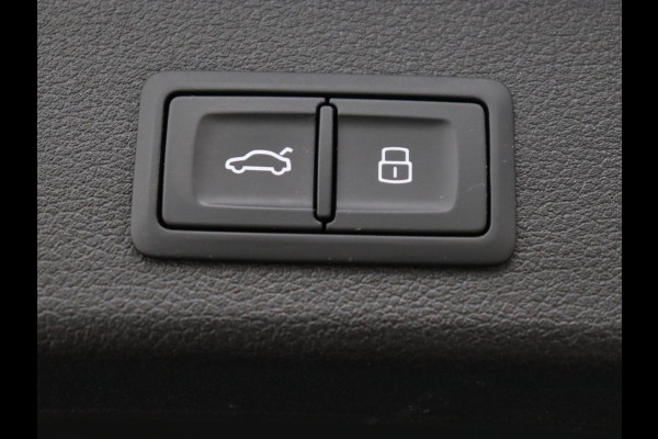 Audi A4 35 TFSI Business Edition | Leder | Stoelverwarming | Adaptive cruise | Virtual Cockpit | Sportstoelen | Carplay | Full LED | Navigatie | Parkeerhulp | Climate control | DAB | Bluetooth