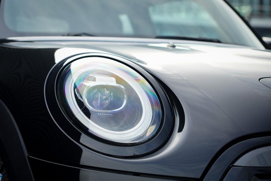 MINI Mini Electric Essential 33 kWh / Sportstoel / Camera / Navi / Stoelverwarming / Incl BTW