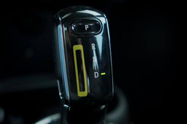 MINI Mini Electric Essential 33 kWh / Sportstoel / Camera / Navi / Stoelverwarming / Incl BTW