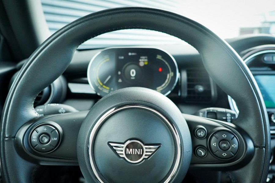 MINI Mini Electric Essential 33 kWh / Sportstoel / Camera / Navi / Stoelverwarming / Incl BTW