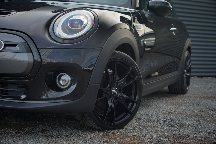 MINI Mini Electric Essential 33 kWh / Sportstoel / Camera / Navi / Stoelverwarming / Incl BTW