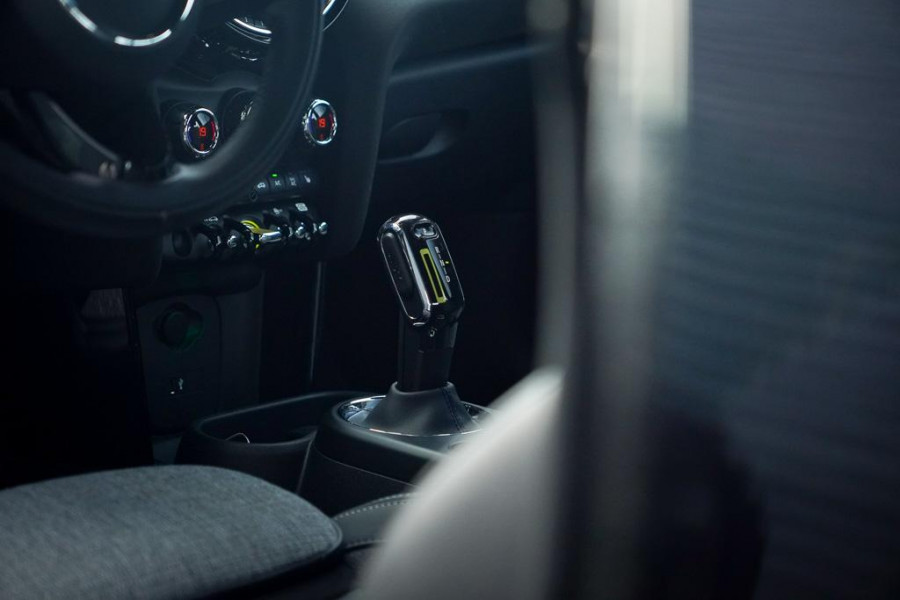 MINI Mini Electric Essential 33 kWh / Sportstoel / Camera / Navi / Stoelverwarming / Incl BTW