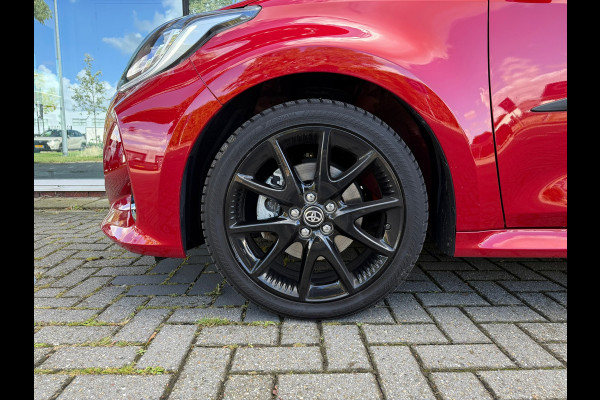 Toyota Yaris 1.5 Hybrid Executive - Automaat - JBL - Climate - Navi - Winterpakket