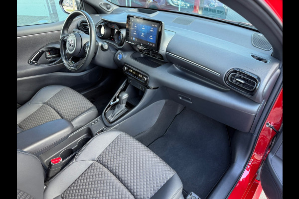 Toyota Yaris 1.5 Hybrid Executive - Automaat - JBL - Climate - Navi - Winterpakket