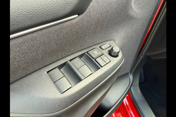 Toyota Yaris 1.5 Hybrid Executive - Automaat - JBL - Climate - Navi - Winterpakket