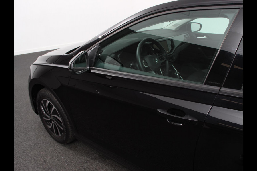 Volkswagen Polo 1.0 TSI DSG Life | Navigatie | Apple Carplay/Android Auto | Climate Control | Digitale Cockpit | Stoelverwarming | Parkeer sensoren | Adaptive Cruise Control | Lichtmetalen Velgen