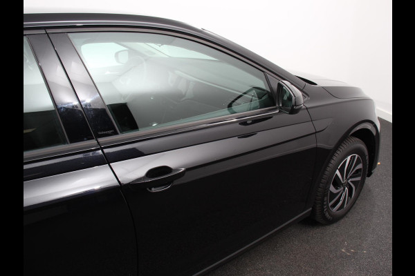 Volkswagen Polo 1.0 TSI DSG Life | Navigatie | Apple Carplay/Android Auto | Climate Control | Digitale Cockpit | Stoelverwarming | Parkeer sensoren | Adaptive Cruise Control | Lichtmetalen Velgen