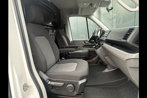 Volkswagen Crafter 35 2.0 TDI 140 PK HIGHLINE / L3H3 / 1e EIG. / TREKHAAK / AIRCO / CRUISE / BLUETOOTH / 6-BAK