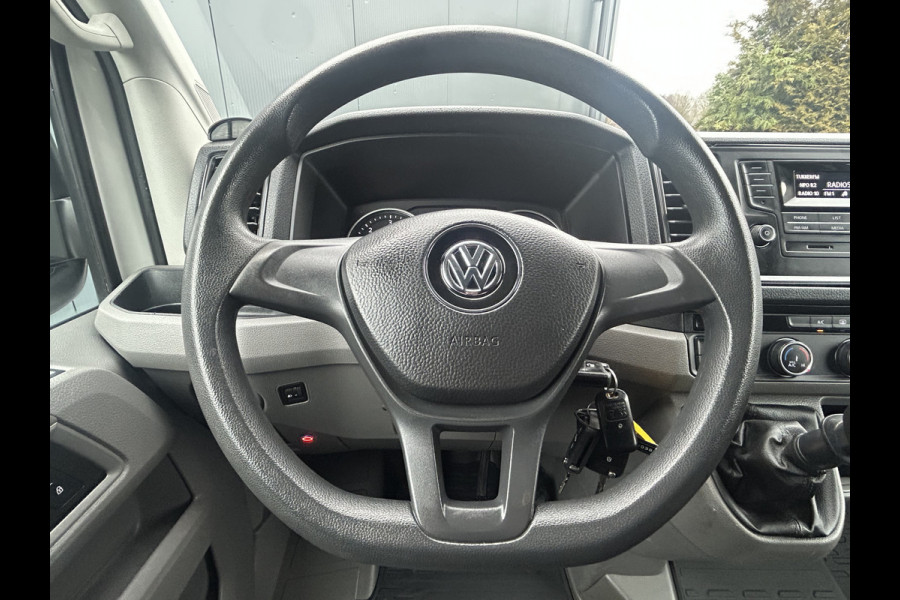 Volkswagen Crafter 35 2.0 TDI 140 PK HIGHLINE / L3H3 / 1e EIG. / TREKHAAK / AIRCO / CRUISE / BLUETOOTH / 6-BAK