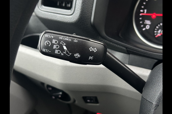 Volkswagen Crafter 35 2.0 TDI 140 PK HIGHLINE / L3H3 / 1e EIG. / TREKHAAK / AIRCO / CRUISE / BLUETOOTH / 6-BAK