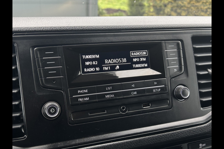Volkswagen Crafter 35 2.0 TDI 140 PK HIGHLINE / L3H3 / 1e EIG. / TREKHAAK / AIRCO / CRUISE / BLUETOOTH / 6-BAK