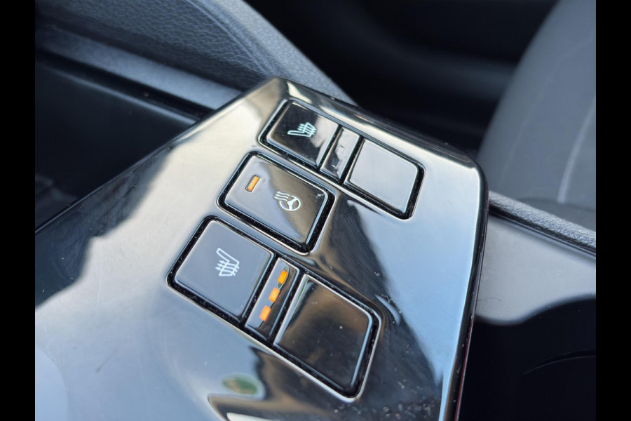 Kia Sportage 1.6 T-GDi Plug-in Hybrid AWD DynamicPlusLine Panoramadak | Stoelverwarming voor/achter | Camera | Trekhaak | Elektrische Stoelen | Cruise | Apple Carplay & Android Auto |