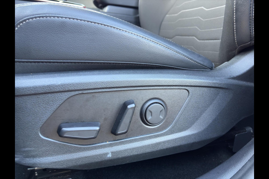 Kia Sportage 1.6 T-GDi Plug-in Hybrid AWD DynamicPlusLine Panoramadak | Stoelverwarming voor/achter | Camera | Trekhaak | Elektrische Stoelen | Cruise | Apple Carplay & Android Auto |