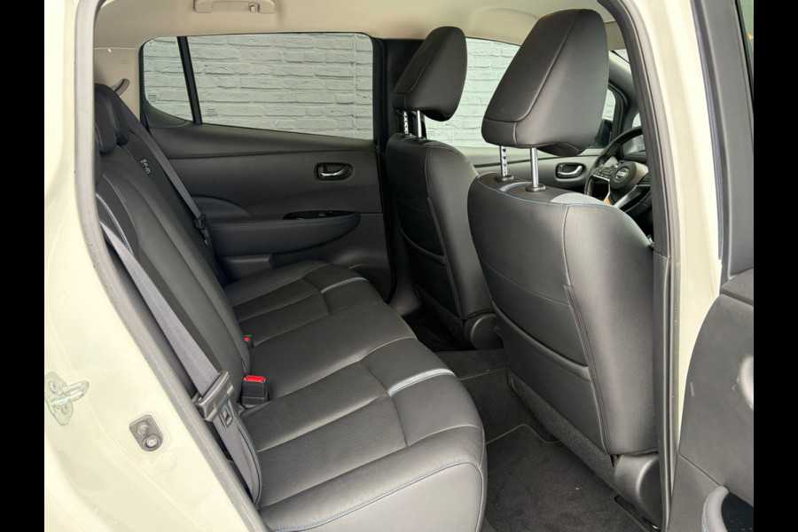 Nissan Leaf e+ 218pk 62kWh Soh 90% Leer Grootste ACCU Warmtepomp Trekhaak Business Executive Ecc Bose®-Hifi Apple Carplay Android Auto Adap. 360°Camera Stoel+Stuurverwarming Led Two-Tone lak 1e Eigenaar Origineel Nederlandse Auto