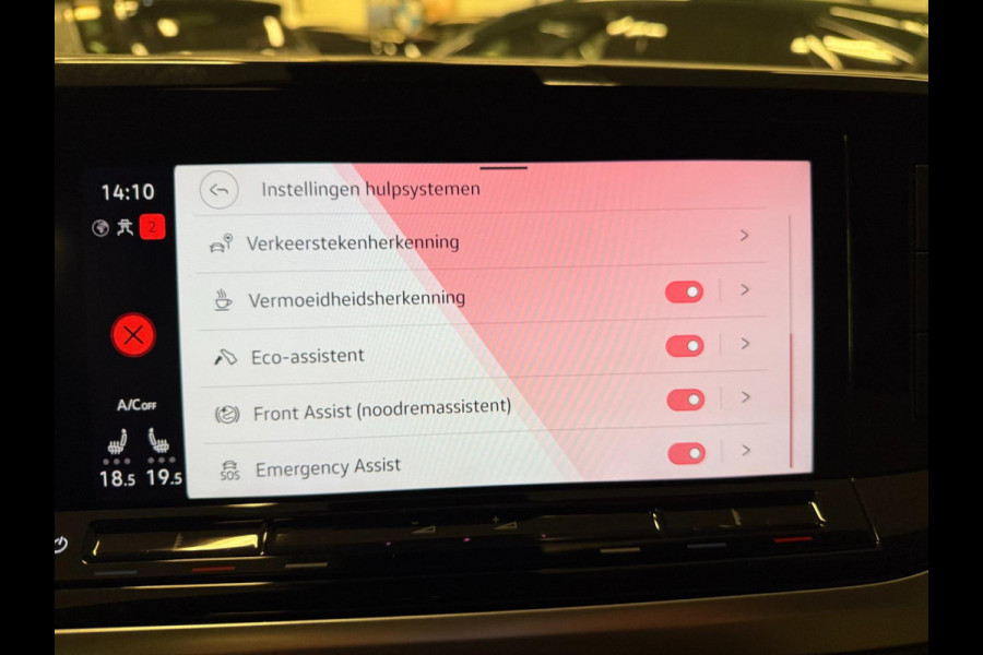 Volkswagen Multivan 1.4 eHybrid Energetic 6P PANO/NAVI/H-KARDON/H-UP/V-COCKPIT/CAM/DAB///