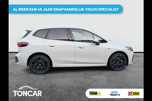 BMW 2 Serie Active Tourer 230e xDrive M-Sport 326PK | 19" LM-velgen | Lage km-stand | Multimedia | Park Assist | A-Camera | Shadow
