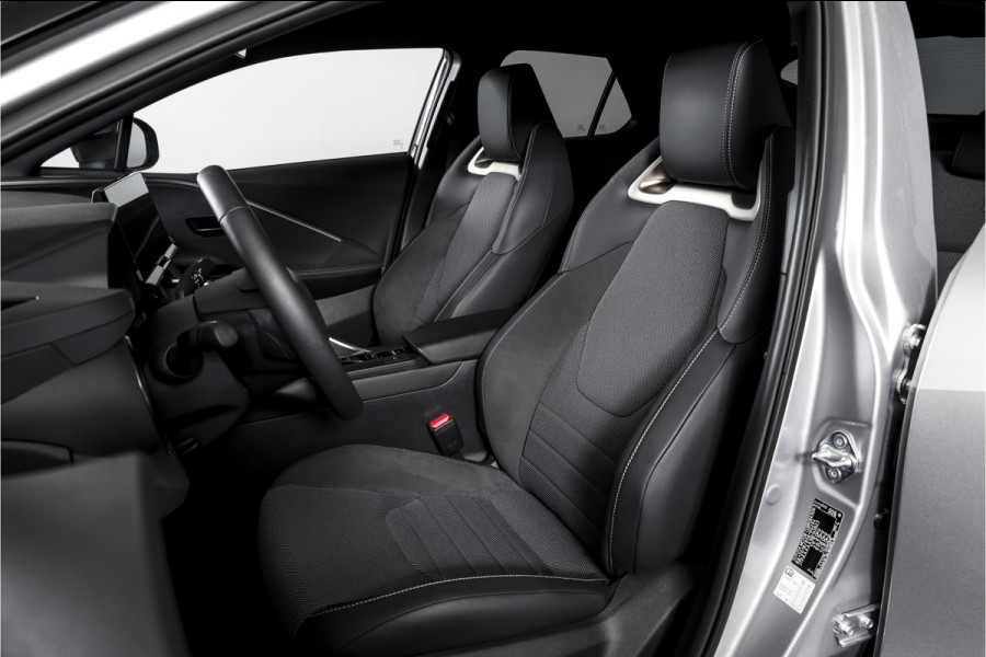 Toyota C-HR 1.8 Hybrid 140 Executive | Dig. Cockpit | Adapt. Cruise | Stoel-+Stuurverw. | Elek. Stoel | PDC | Camera | NAV + App. Connect | ECC | Elek. Klep  | LM 19" | 0023