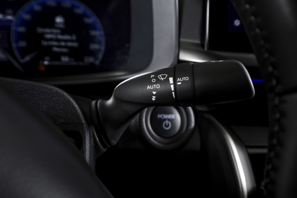 Toyota C-HR 1.8 Hybrid 140 Executive | Dig. Cockpit | Adapt. Cruise | Stoel-+Stuurverw. | Elek. Stoel | PDC | Camera | NAV + App. Connect | ECC | Elek. Klep  | LM 19" | 0023