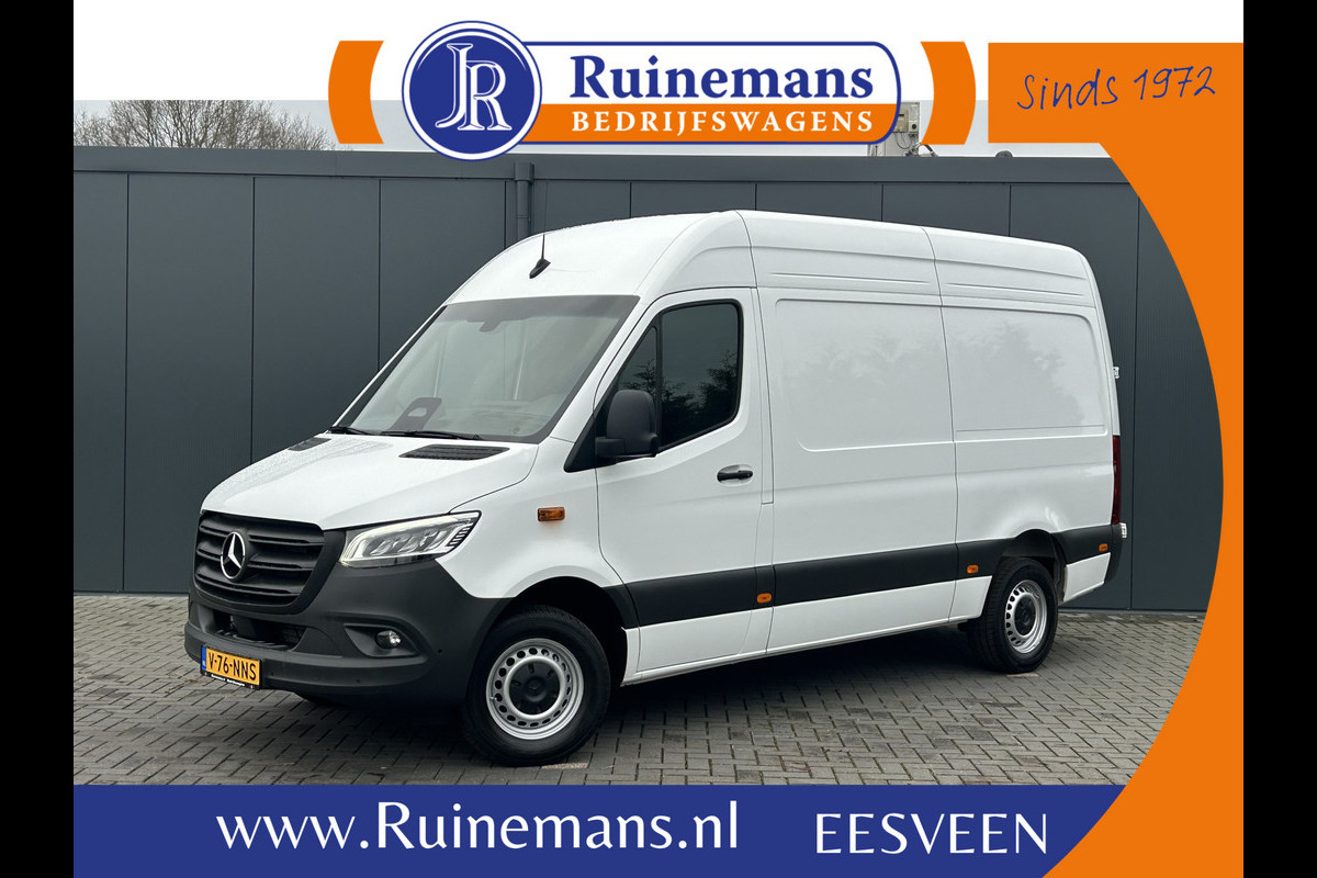 Mercedes-Benz Sprinter 317 CDI AUTOMAAT FACE-LIFT 3.5T RWD / L2H2 / *** 9.061 KM !!*** / LED / STOELVERW / DODEHOEK / MBUX 270 A DEUREN / AIRCO / CRUIS