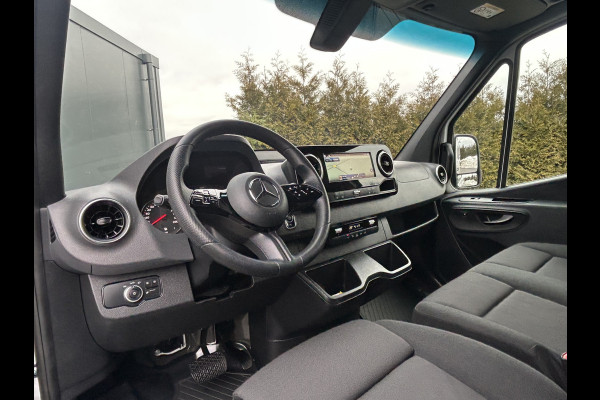 Mercedes-Benz Sprinter 317 CDI AUTOMAAT FACE-LIFT 3.5T RWD / L2H2 / *** 9.061 KM !!*** / LED / STOELVERW / DODEHOEK / MBUX 270 A DEUREN / AIRCO / CRUIS