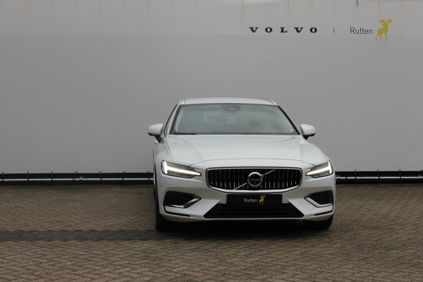 Volvo V60 T6 350PK Plug-in hybrid AWD Plus Bright Long Range / 19" lichtmetalen velgen / Harman Kardon Audio / Adaptieve Cruise Control / Elektrisch verstelbare voorstoelen met geheugen
