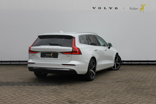 Volvo V60 T6 350PK Plug-in hybrid AWD Plus Bright Long Range / 19" lichtmetalen velgen / Harman Kardon Audio / Adaptieve Cruise Control / Elektrisch verstelbare voorstoelen met geheugen