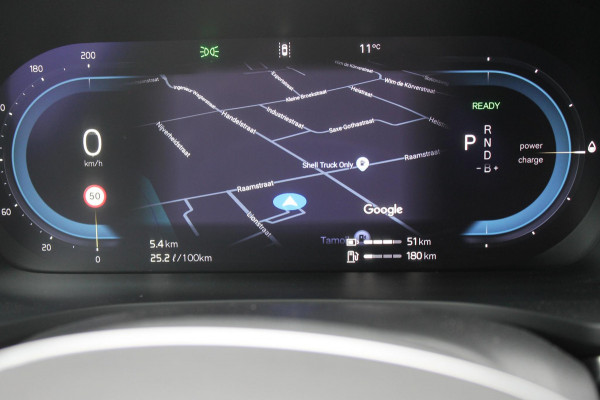 Volvo V60 T6 350PK Plug-in hybrid AWD Plus Bright Long Range / 19" lichtmetalen velgen / Harman Kardon Audio / Adaptieve Cruise Control / Elektrisch verstelbare voorstoelen met geheugen