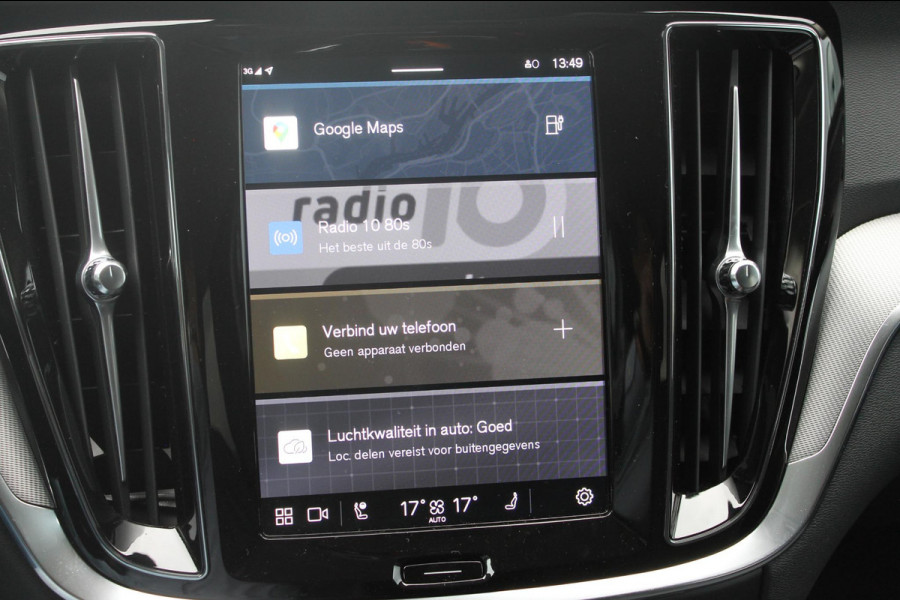 Volvo V60 T6 350PK Plug-in hybrid AWD Plus Bright Long Range / 19" lichtmetalen velgen / Harman Kardon Audio / Adaptieve Cruise Control / Elektrisch verstelbare voorstoelen met geheugen