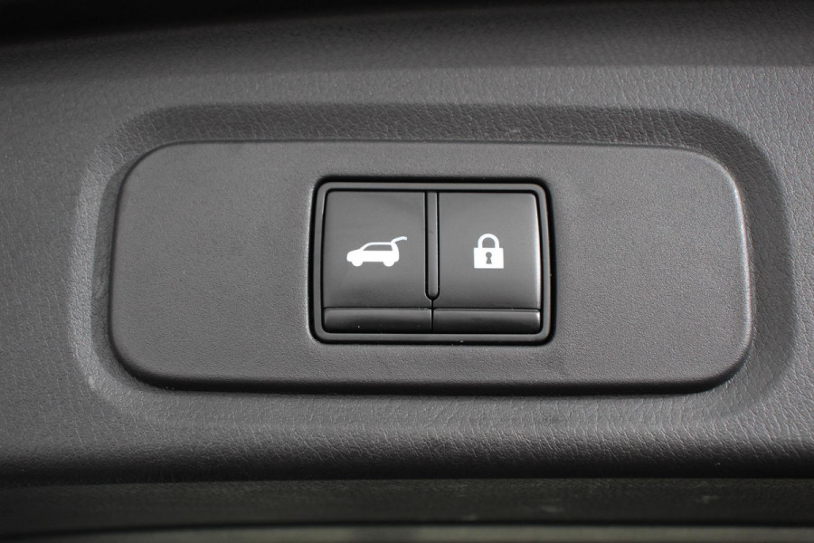 Nissan QASHQAI 1.3 MHEV DIG-T 158pk Xtronic Tekna+ | Navigatie | Apple Carplay/Android Auto | Parkeersensoren | 360 camera | Adaptive cruise control | Elektrisch panoramadak | Elektrische achterklep | Elektrische bestuurderstoel | Stoel-en stuurverwarming | Ledverlichting | Climate Control